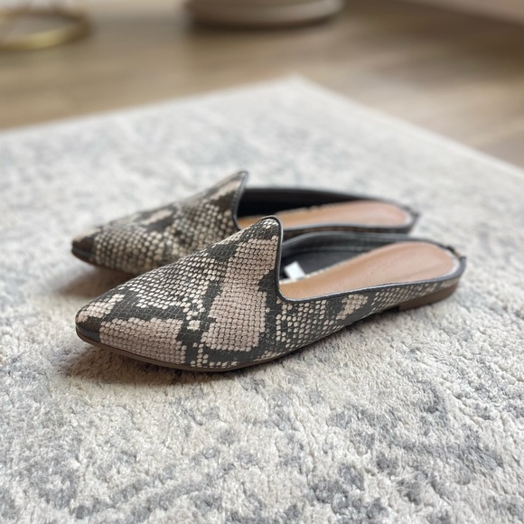 Universal threads, mules, vegan snakeskin, size 7.5 - Picture 2 of 2